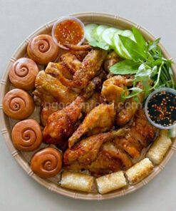 Combo gà nướng trọn vị Ngọc Lan với cơm lam dẻo thơm và bánh bao mềm xốp
