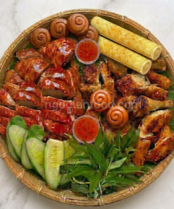 Combo Song Cầm Ngọc Lan với nửa gà nướng, nửa vịt quay da giòn, cơm lam và bánh bao